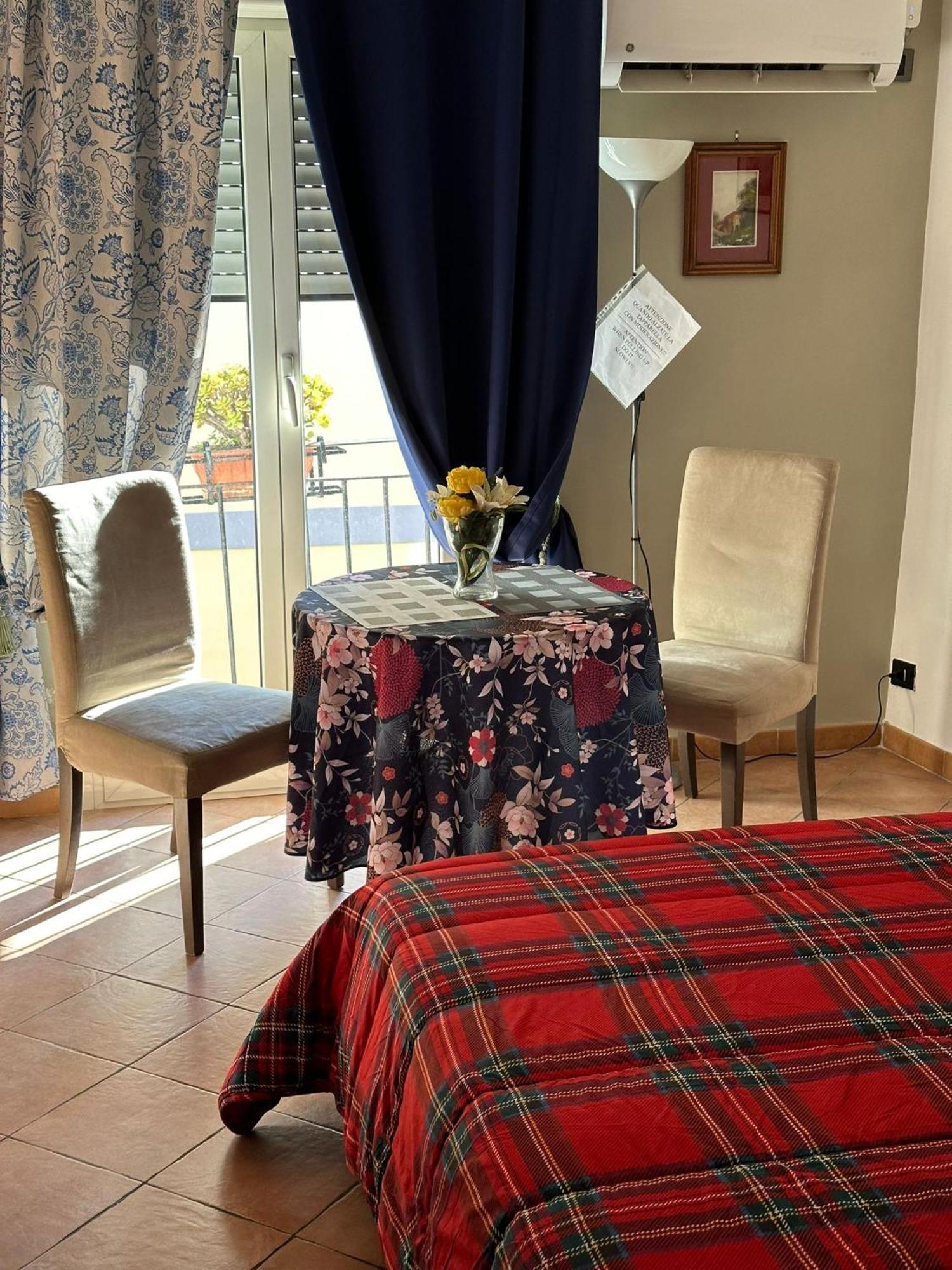 Maison Romantique Napels Buitenkant foto